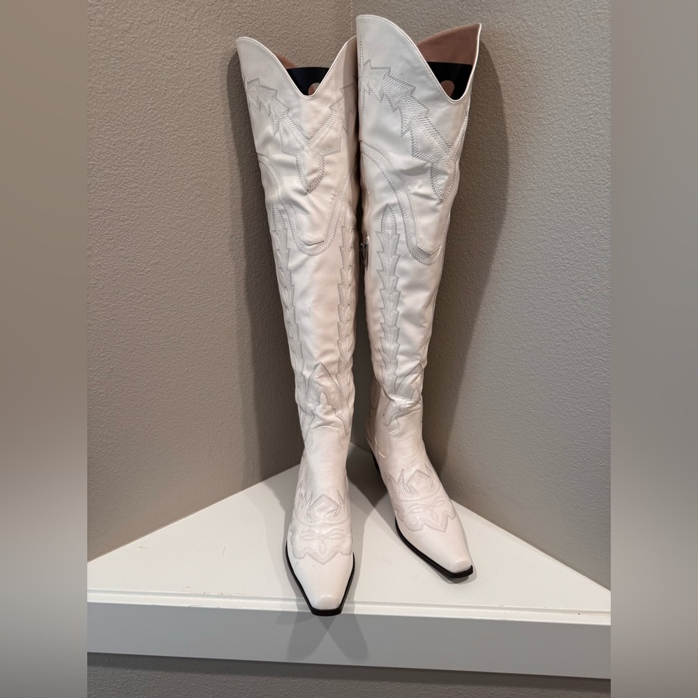 White Embroidered Knee-High Women's Boots - Picture 3 of 7